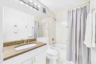 111 E Chestnut St, Chicago, IL 60611 - Photo 24