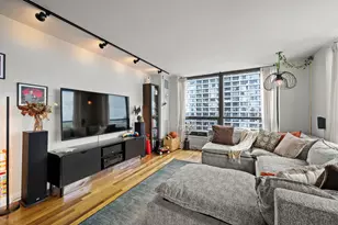 2020 N Lincoln Park W, Chicago, IL 60614 - Photo 4