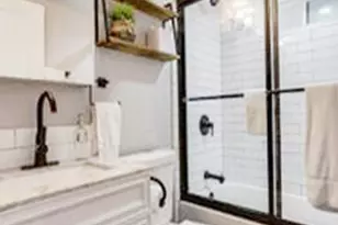 1610 W Waveland Ave, Chicago, IL 60613 - Photo 10