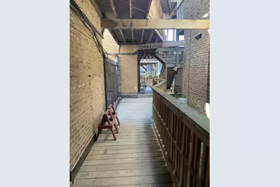 1042 W Bryn Mawr Avenue #3, Chicago, IL 60660 - Photo 12