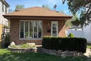 7314 W 115th St, Worth, IL 60482 - Photo 2