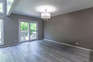 302 Kazimour Dr, Lake Barrington, IL 60010 - Photo 10