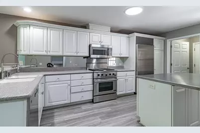 302 Kazimour Drive, Lake Barrington, IL 60010 - Photo 12
