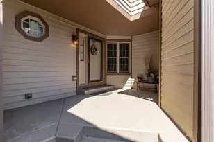 302 Kazimour Dr, Lake Barrington, IL 60010 - Photo 2