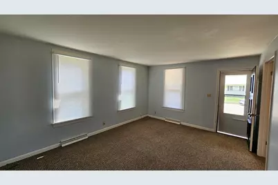 9 N Randolph Street, Princeton, IL 61356 - Photo 2