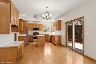 2327 Flat Rock Ct, Naperville, IL 60564 - Photo 2