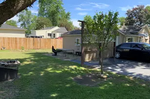 2215 E Washington Street S, Joliet, IL 60433 - Photo 2