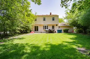 722 N Mavis Ln, Addison, IL 60101 - Photo 2