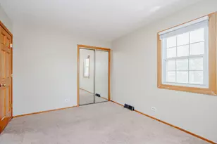 722 N Mavis Ln, Addison, IL 60101 - Photo 16