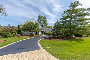 11 Lake View Rd, Hawthorn Woods, IL 60047 - Photo 2