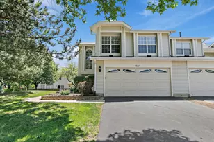 621 Newbury Ln, Schaumburg, IL 60173 - Photo 1