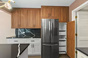 621 Newbury Ln, Schaumburg, IL 60173 - Photo 14