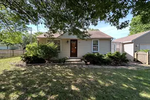 438 E Warren St, Rockton, IL 61072 - Photo 1