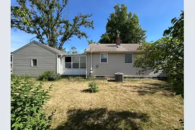 438 E Warren Street, Rockton, IL 61072 - Photo 6