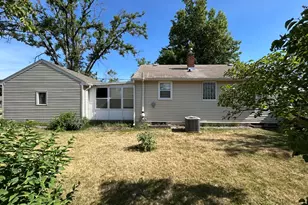438 E Warren St, Rockton, IL 61072 - Photo 6