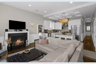2012 W Erie Street #3W, Chicago, IL 60612 - Photo 2