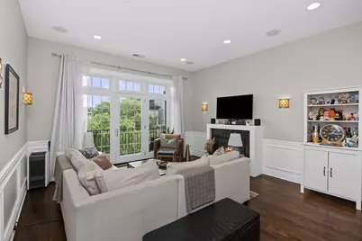 2012 W Erie Street #3W, Chicago, IL 60612 - Photo 4