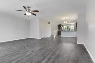 911 Charlton Ln, Naperville, IL 60563 - Photo 12