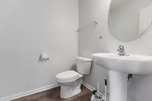 911 Charlton Ln, Naperville, IL 60563 - Photo 14