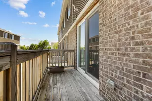 911 Charlton Ln, Naperville, IL 60563 - Photo 26