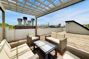 1523 W Thomas St, Chicago, IL 60642 - Photo 22