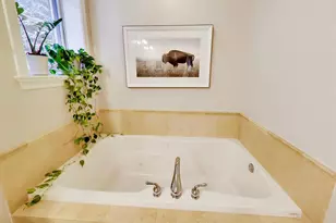 1523 W Thomas St, Chicago, IL 60642 - Photo 14