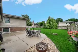 1629 Claremont Dr, Darien, IL 60561 - Photo 24