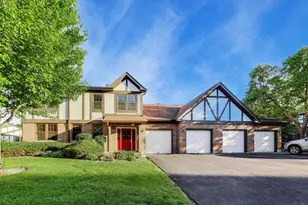 306 Carriage Way, Bloomingdale, IL 60108 - Photo 1