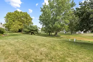 106 Gant Cir, Streamwood, IL 60107 - Photo 16