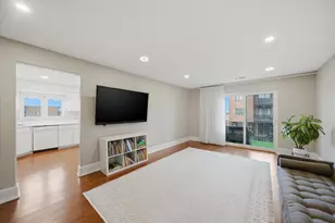 9331 Landings Ln, Des Plaines, IL 60016 - Photo 6