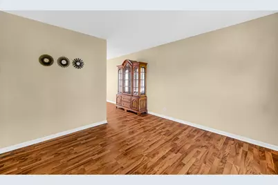 9 Redwood Court, Streamwood, IL 60107 - Photo 6
