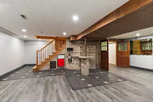 1439 Blackhawk Dr, Schaumburg, IL 60193 - Photo 26
