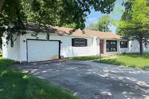 424 S 3000 W Rd, Kankakee, IL 60901 - Photo 2