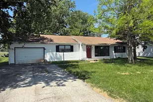 424 S 3000 W Rd, Kankakee, IL 60901 - Photo 1