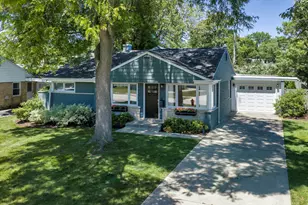 1938 Lincoln Ave, Northbrook, IL 60062 - Photo 4