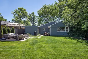 1938 Lincoln Ave, Northbrook, IL 60062 - Photo 32