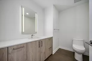 211 N Harbor Dr, Chicago, IL 60601 - Photo 12