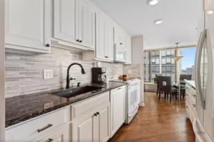 5455 N Sheridan Rd, Chicago, IL 60640 - Photo 18