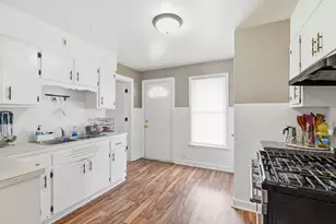 719 N Orchard Ave, Aurora, IL 60505 - Photo 10
