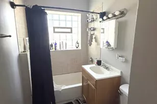 525 W 118th St, Chicago, IL 60628 - Photo 12