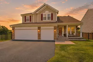 31375 N Pineview Blvd, Lakemoor, IL 60051 - Photo 2