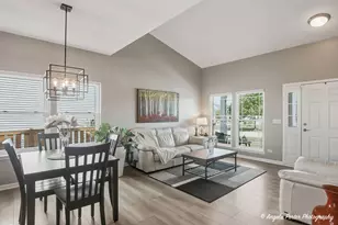 31375 N Pineview Blvd, Lakemoor, IL 60051 - Photo 8