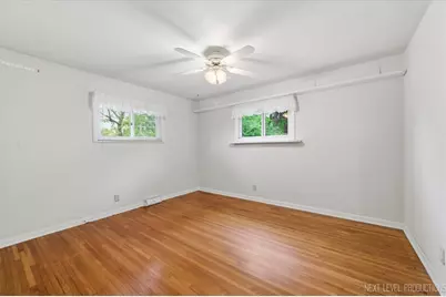697 N Ohio Street, Aurora, IL 60505 - Photo 14