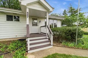 697 N Ohio St, Aurora, IL 60505 - Photo 2