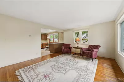 697 N Ohio Street, Aurora, IL 60505 - Photo 4