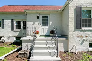2 Dawes Pl, Bloomington, IL 61701 - Photo 4