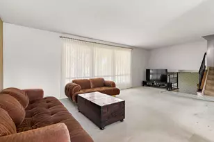 169 Leahy Cir S, Des Plaines, IL 60016 - Photo 4
