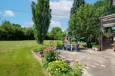 169 Leahy Circle S, Des Plaines, IL 60016 - Photo 2
