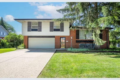 169 Leahy Circle S, Des Plaines, IL 60016 - Photo 1