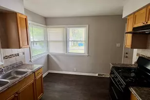 461 Clyde Ave, Calumet City, IL 60409 - Photo 6